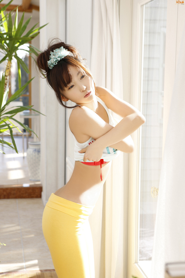 [Bomb.TV] March 2011 issue Risa Yoshiki