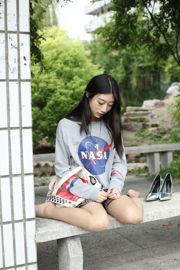 [Naisi] NO.147 Yi Ning, the soft girl on the long-legged stone bench