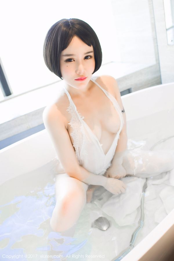 佑熙《蕾丝浴缸湿身+粉色绣花内衣》 [秀人网XIUREN] No.770