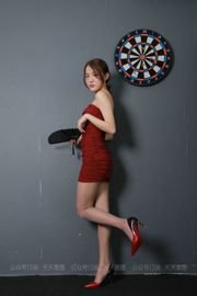 [IESS 奇思趣向] Modelo: Wan Ping "Vestido rojo sexy"