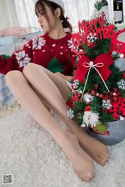 ワンピング「赤ワインとクリスマス」[IsstoIESS]ストッキングの美しい脚