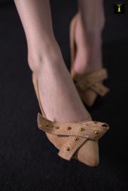 Ziwei "The Warehouse Girl" [Iss to IESS] Beautiful legs and silk feet