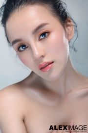 Photo de Studio de mannequin de beauté métisse Shi Yiyi