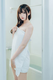[Net Red COSER Photo] Weibo Girl Paper Cream Moon Shimo - SPRING